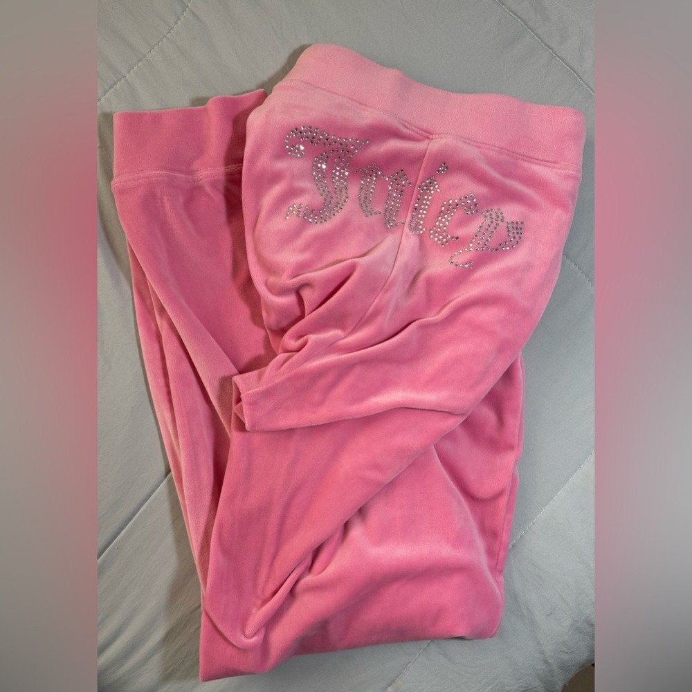 Juicy Couture x Forever 21 Velour Jogger Pants Womens Large Bling
Beaded Pink